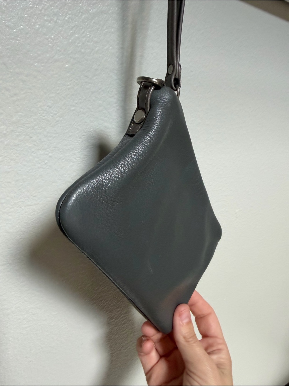 Rough and tumble Gray Leather Wristlet Wallet with d rings - Picture 4 of 7